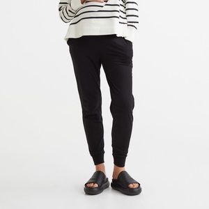 MAMA H&M maternity jogger and 2 pairs of leggings